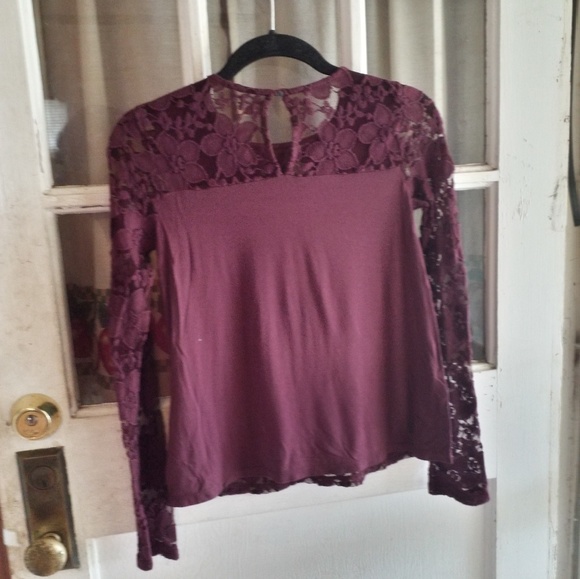 Hollister part of 3 for 25 sale - Picture 2 of 4